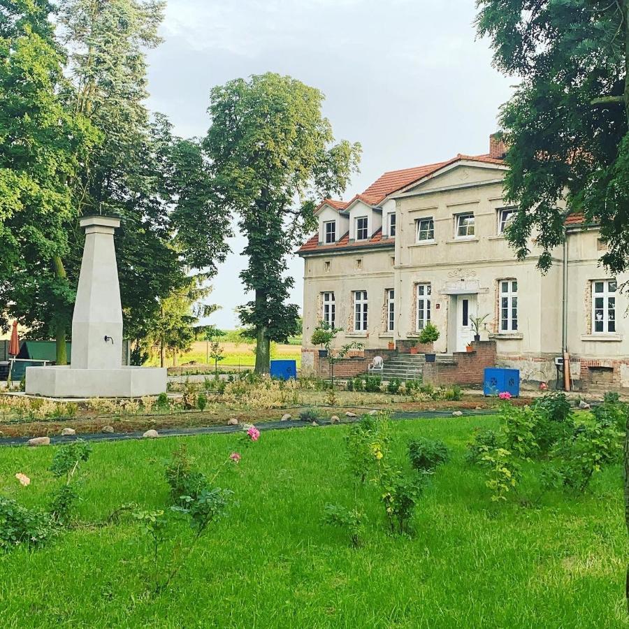 Palac Osowo Gostynskie Екстериор снимка